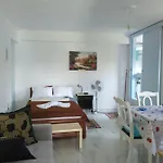 Sissy By The Sea Appartement Nikiana